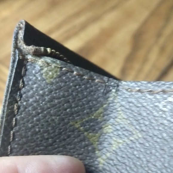 Louis Vuitton Monogram Pouch 26 - Picture 10 of 11